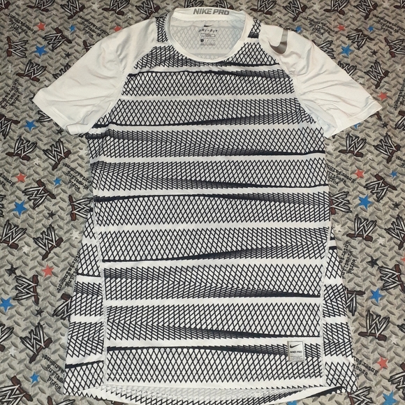 Nike Pro Combat Fitted Dry Fit Very Nice Shirt! - Picture 1 of 6